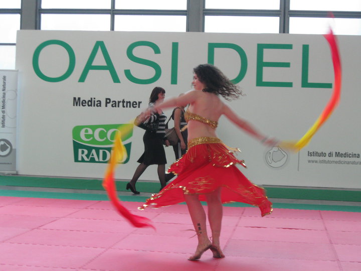 FOTO piccola DANZA VENTRE ventagli RW